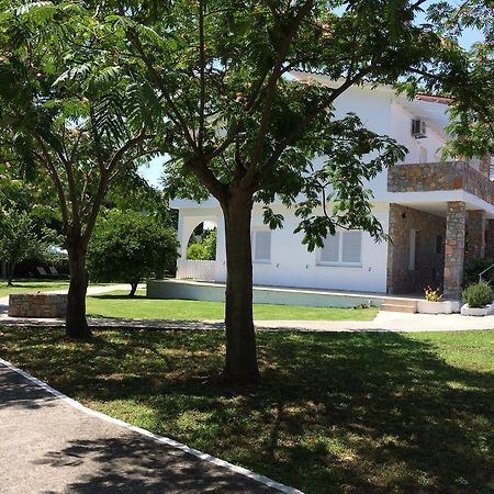 Villa Jeanna ตรูโลส ภายนอก รูปภาพ