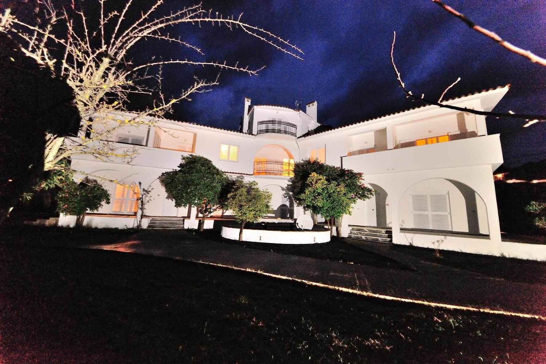Villa Jeanna ตรูโลส ภายนอก รูปภาพ